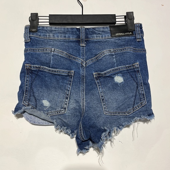Kendall + Kylie Medium Wash Distressed High Rise Icon Denim Shorts Size 26 - Picture 4 of 7